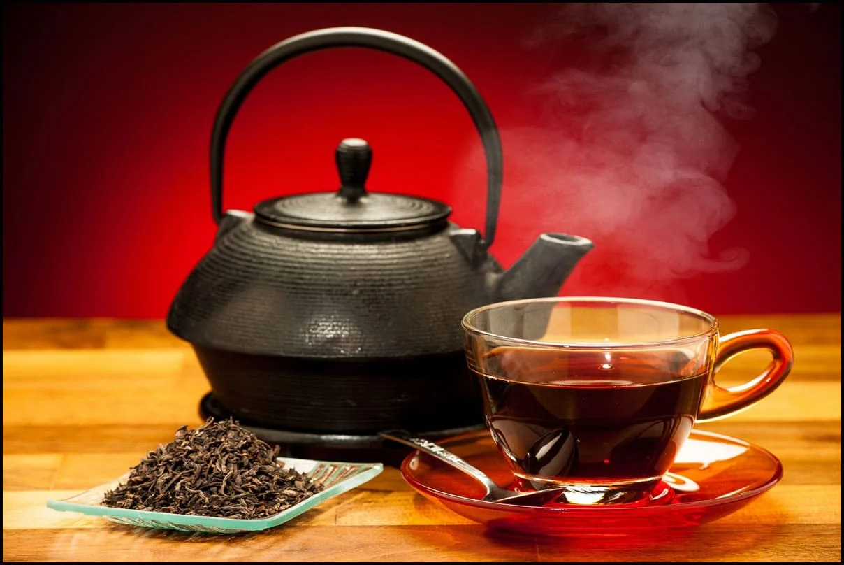 Chinese Black Tea Side Effects and Things to Avoid