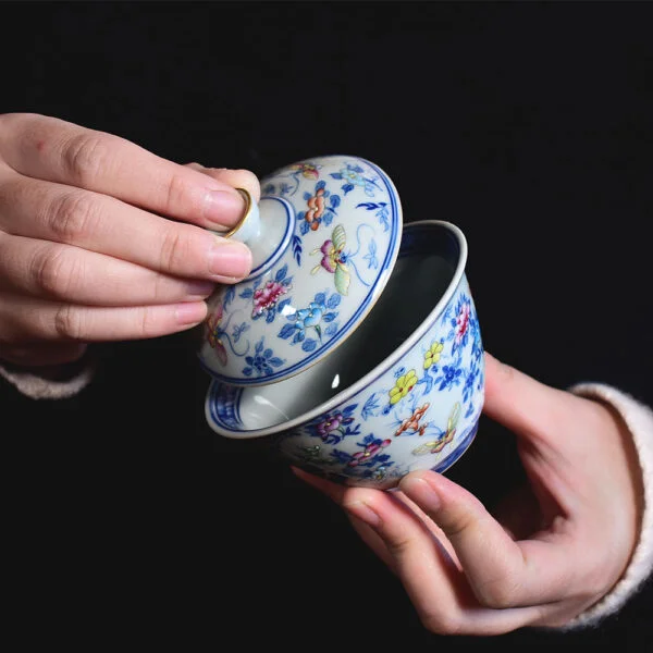 全手繪青花琺瑯彩蝶戀花蓋碗