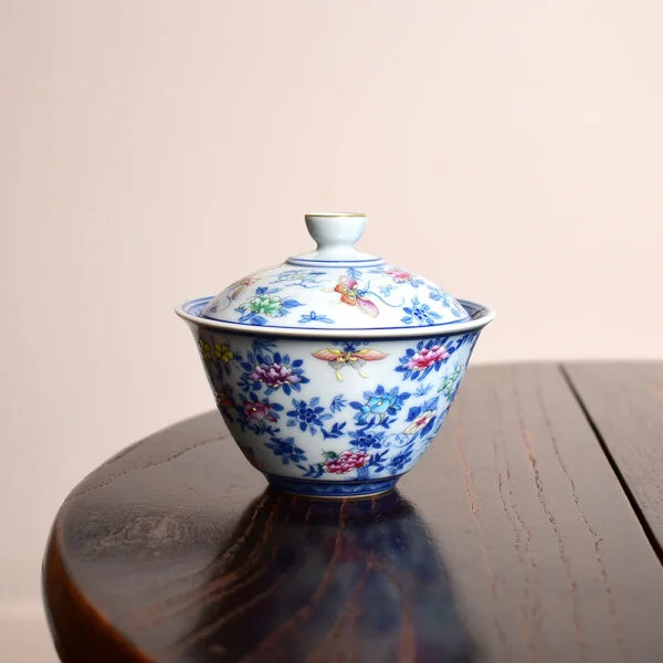 全手繪青花琺瑯彩蝶戀花蓋碗