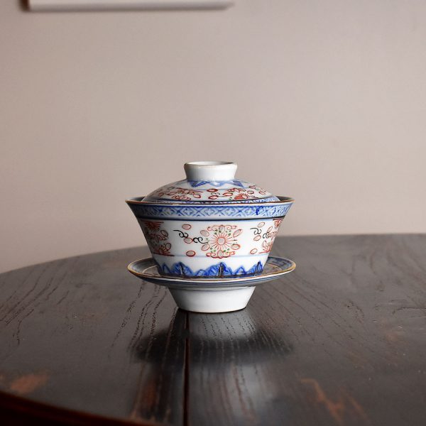 青花加彩老式玲珑盖碗