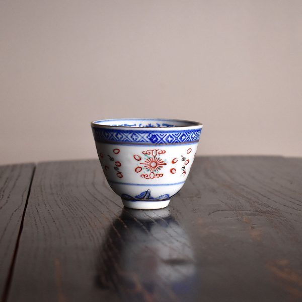 青花加彩玲珑杯